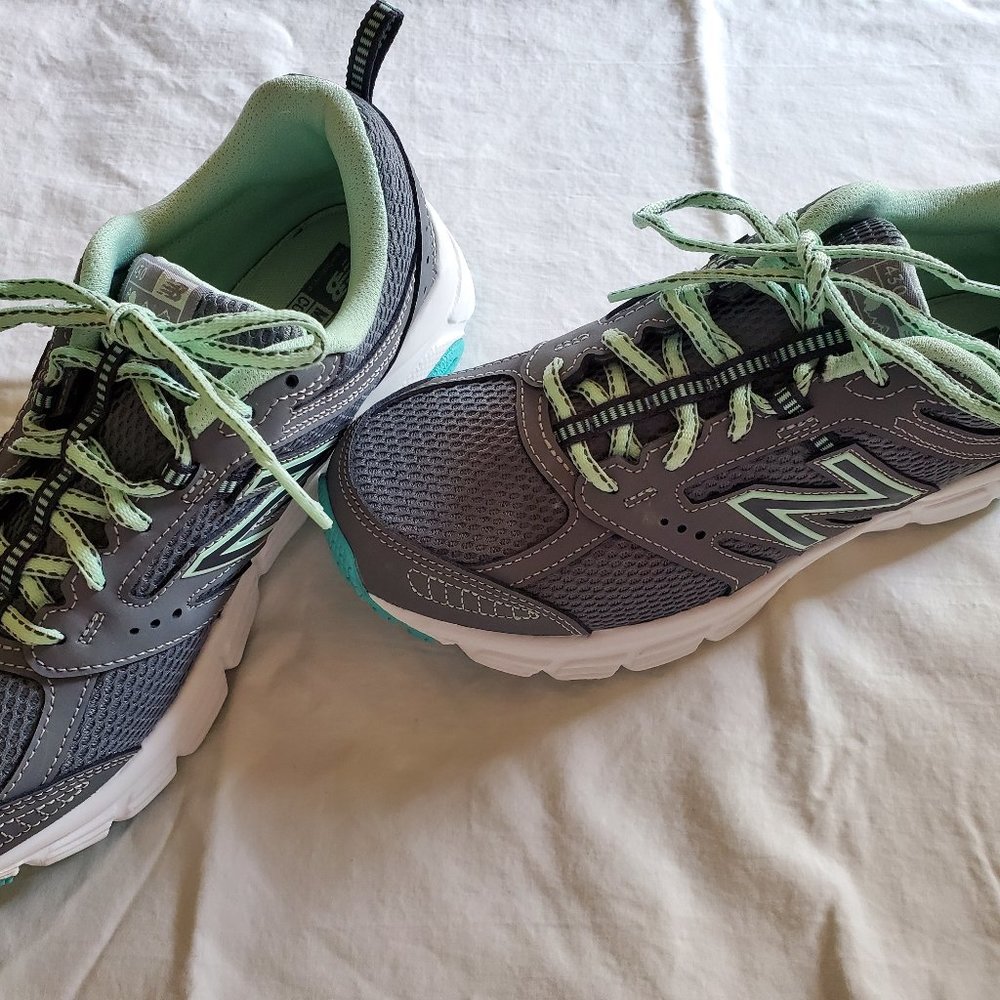 Nike Gray/aqua running shoes, size 8.5.
